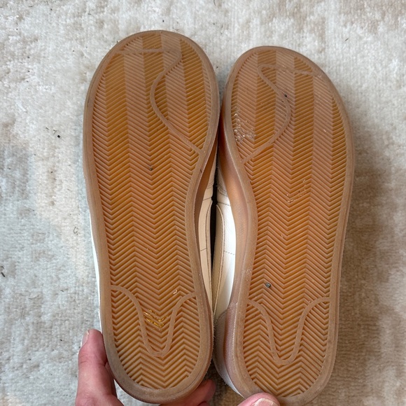 Nike Men’s White Sneakers with Gum Sole - Picture 4 of 4